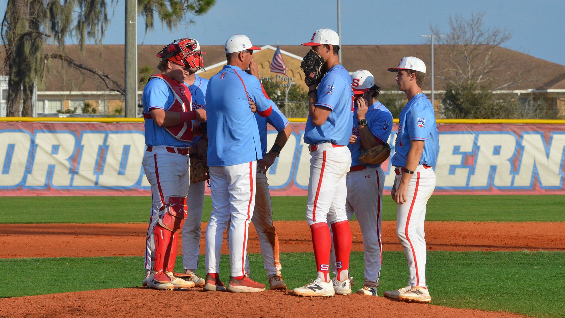 Pitching huddle vs UIS 2026