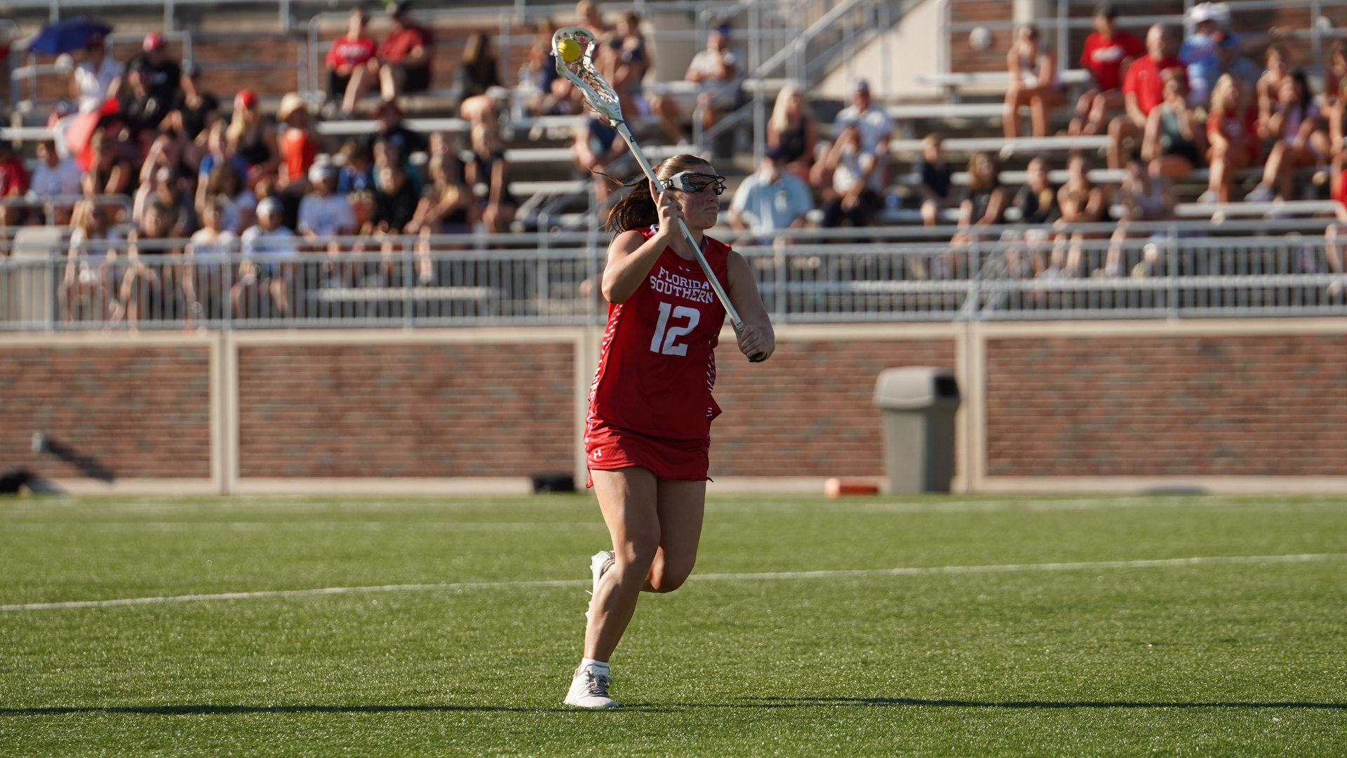 Jenna Vetter cradling lacrosse ball