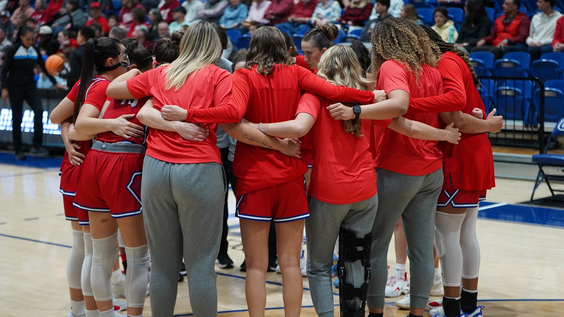 WBB 2025-26 Huddle at the South Regional 