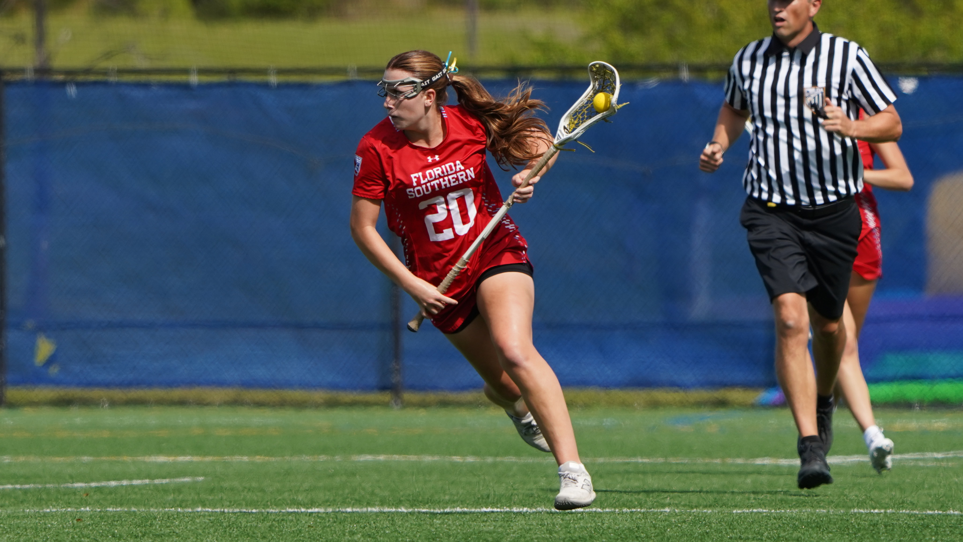 Hanna Watson cradling ball