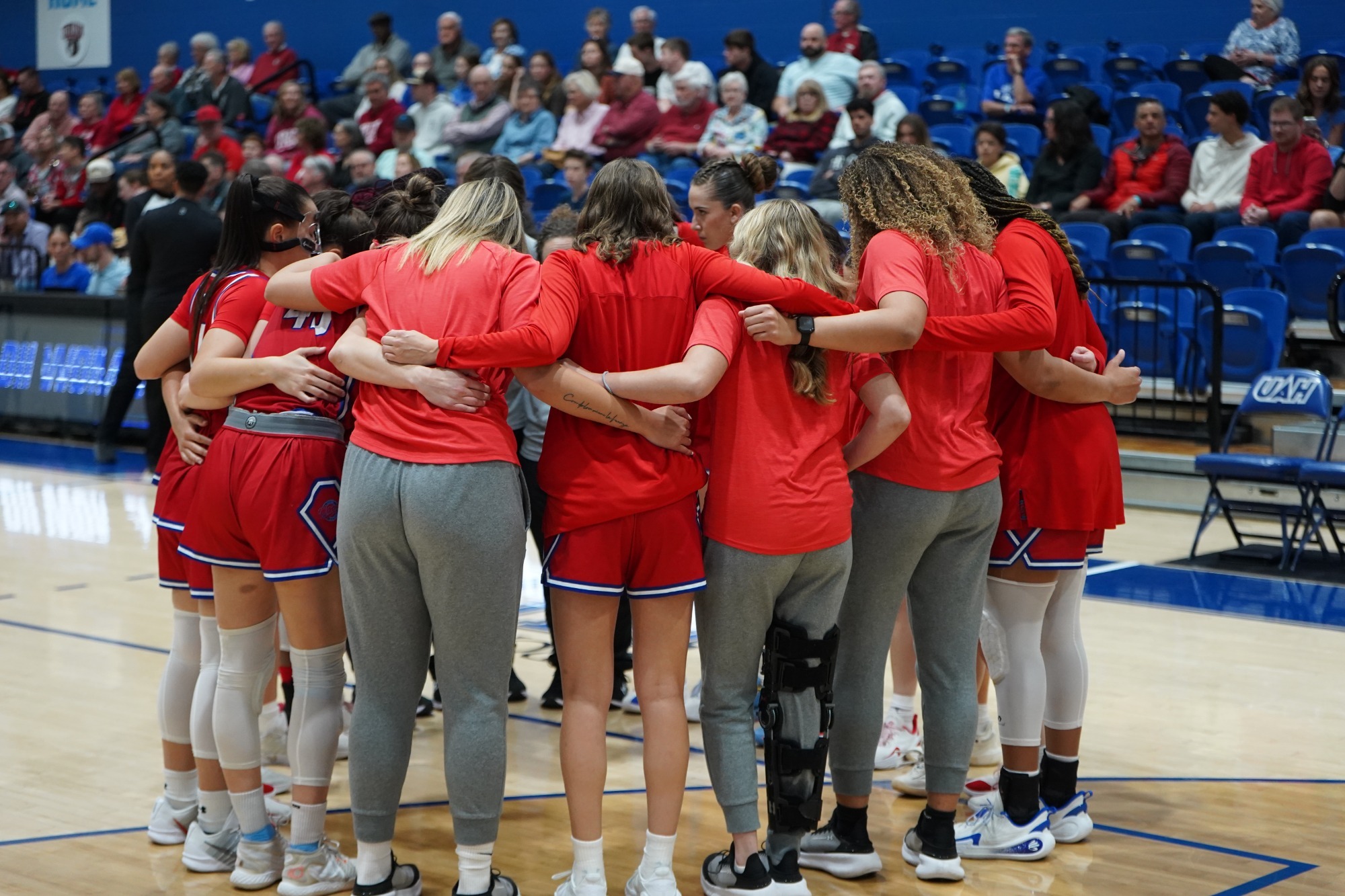 WBB_Huddle_25-26
