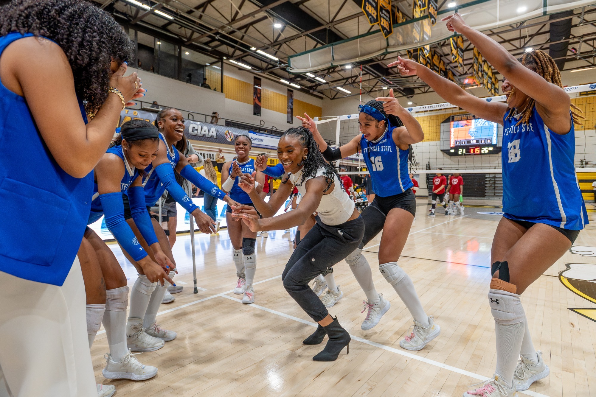 Volleyball going Dancing