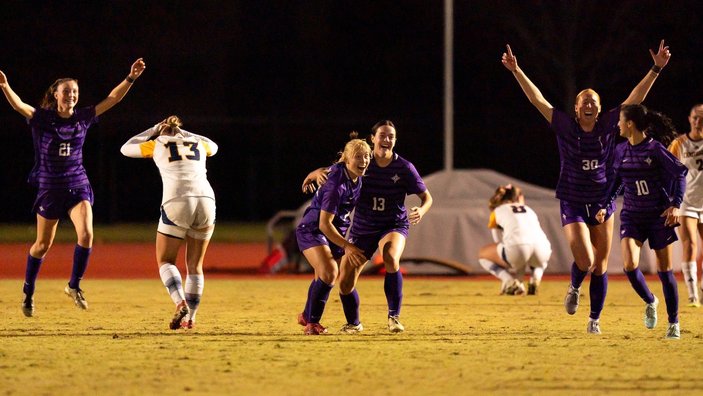 Furman beats Chattanooga in SoCon Quarterfinal October 31, 2025
