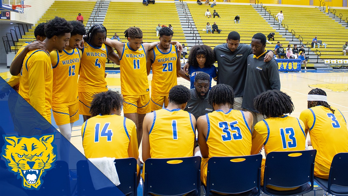 Men's Basketball Huddle