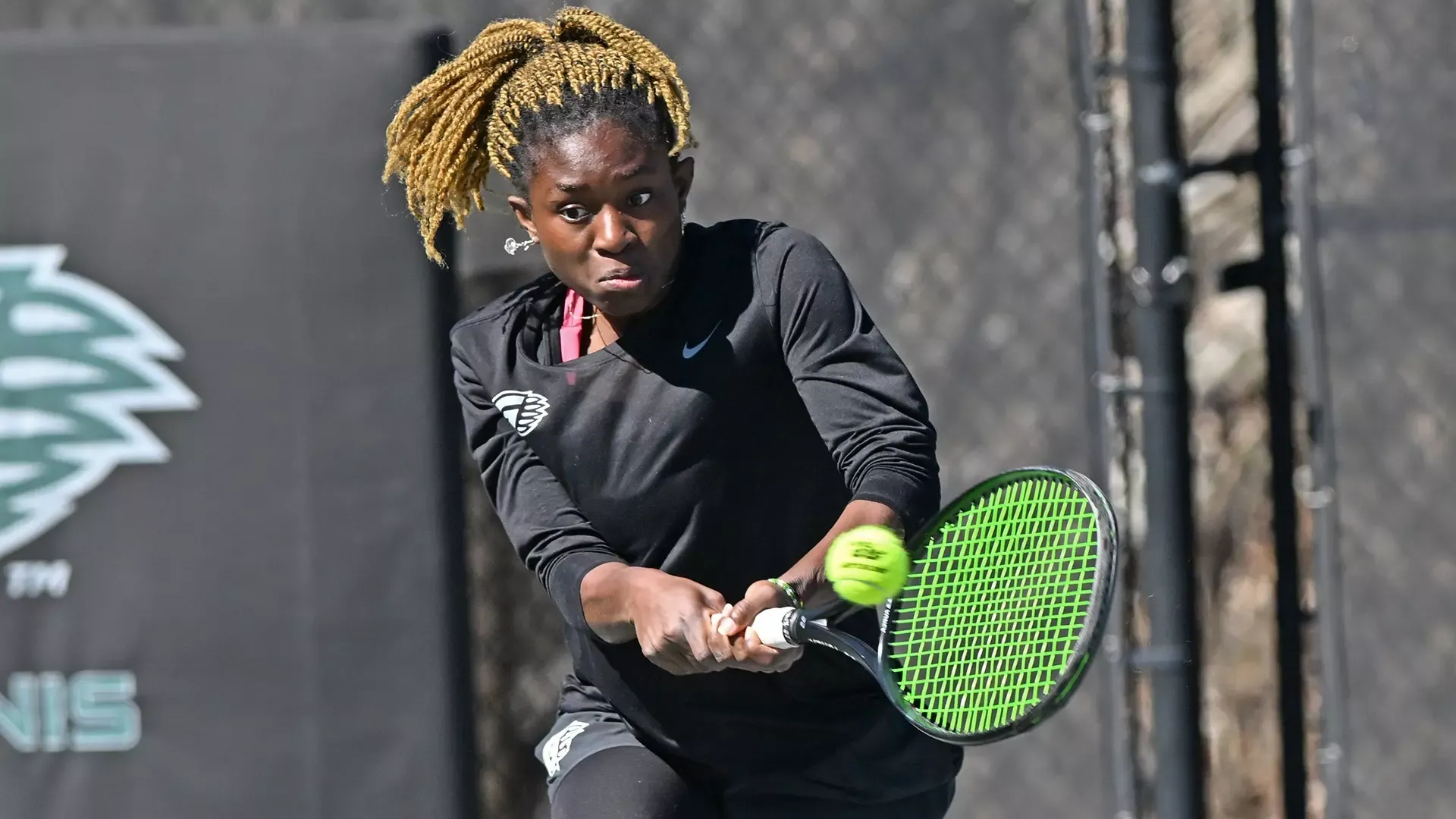 Edwards backhand action