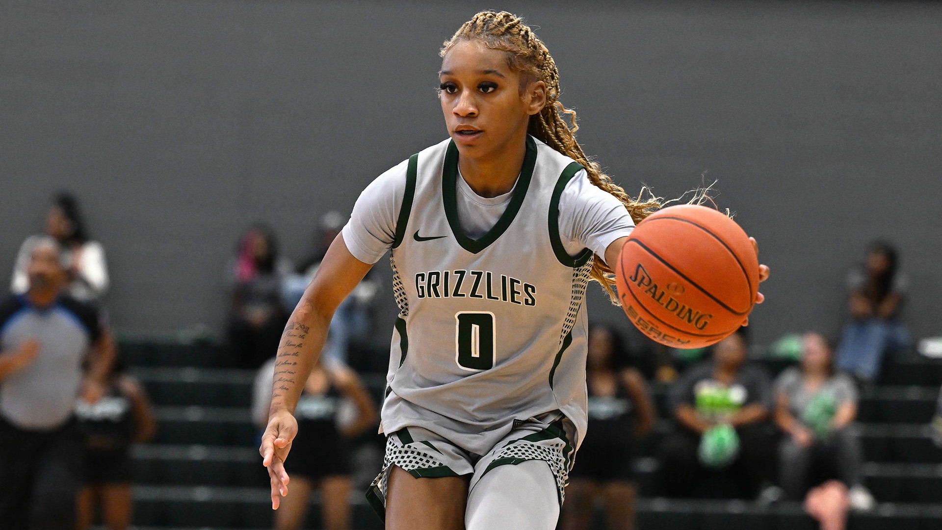 Griffin dribble with ball