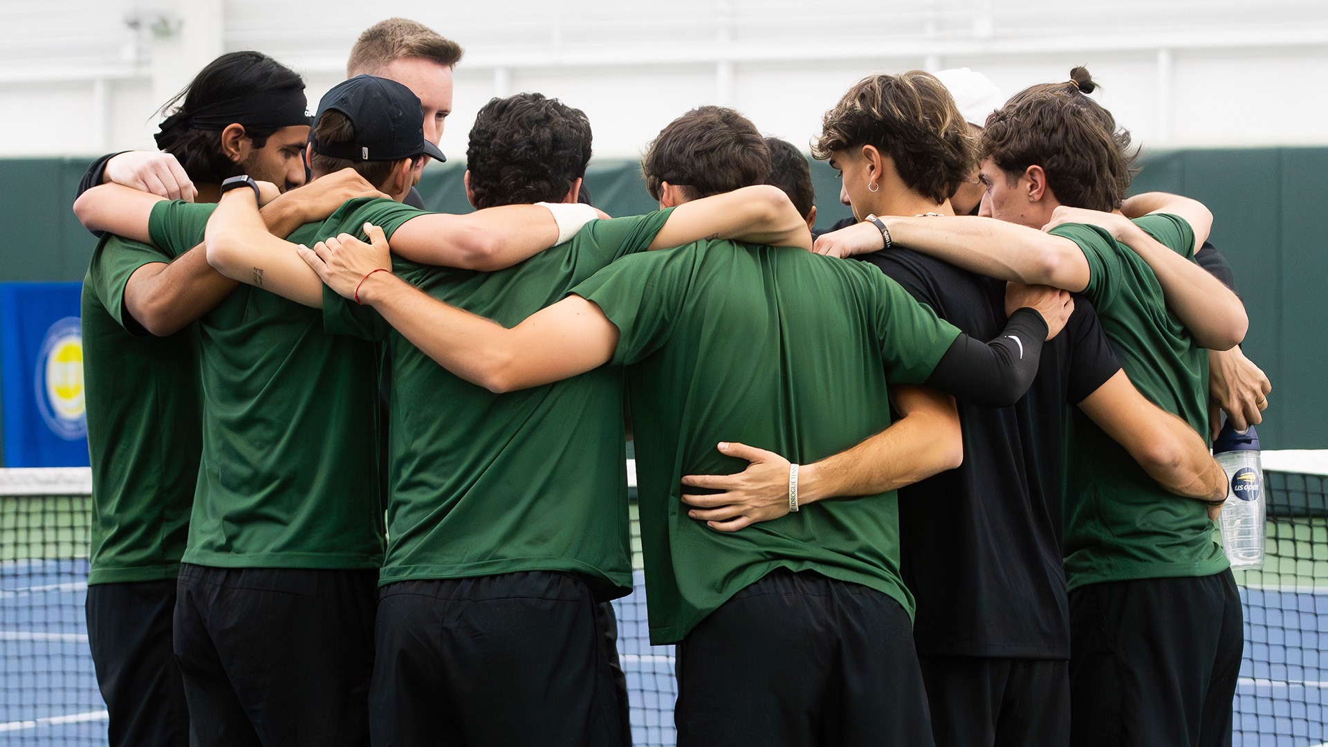 26_MTEN_ITANAIAIndoorHuddle