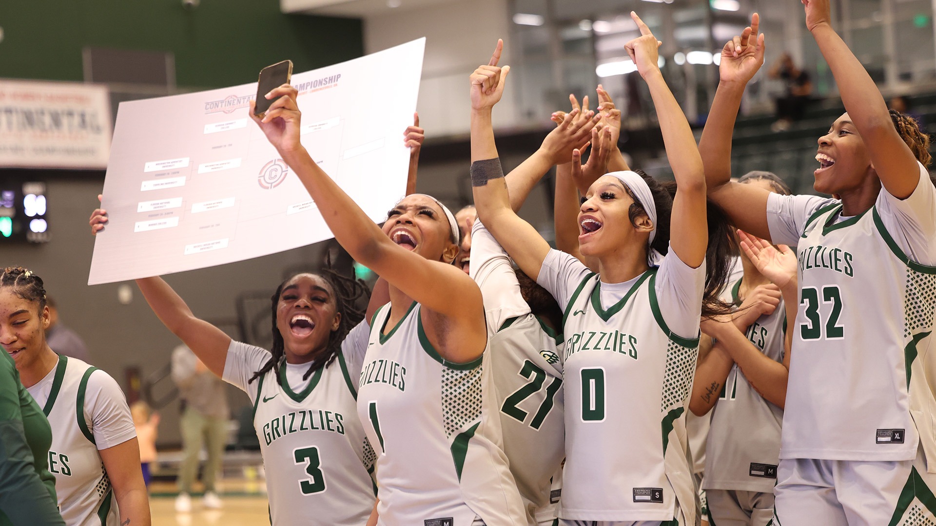 26_WBB_CACBracketcelebration