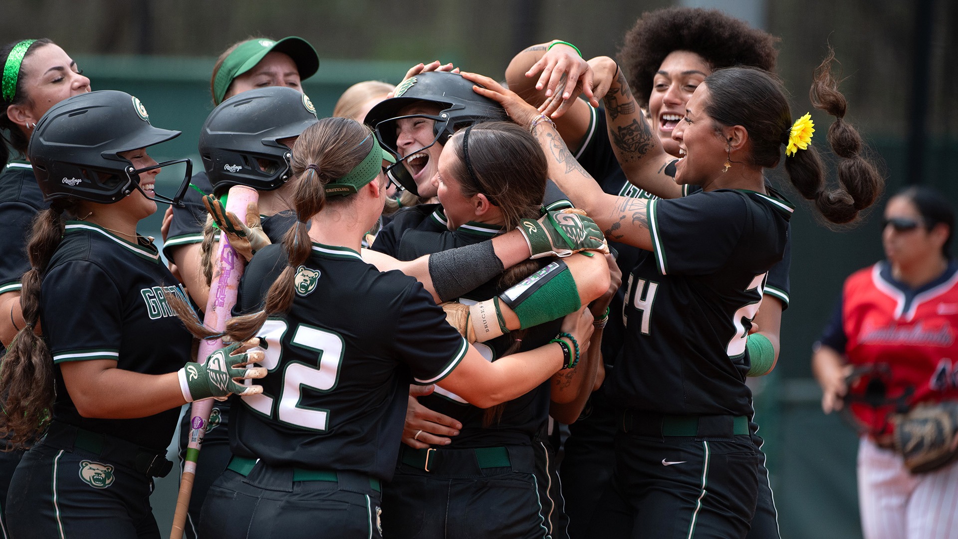 26_SB_UCWalk-Off Celebration