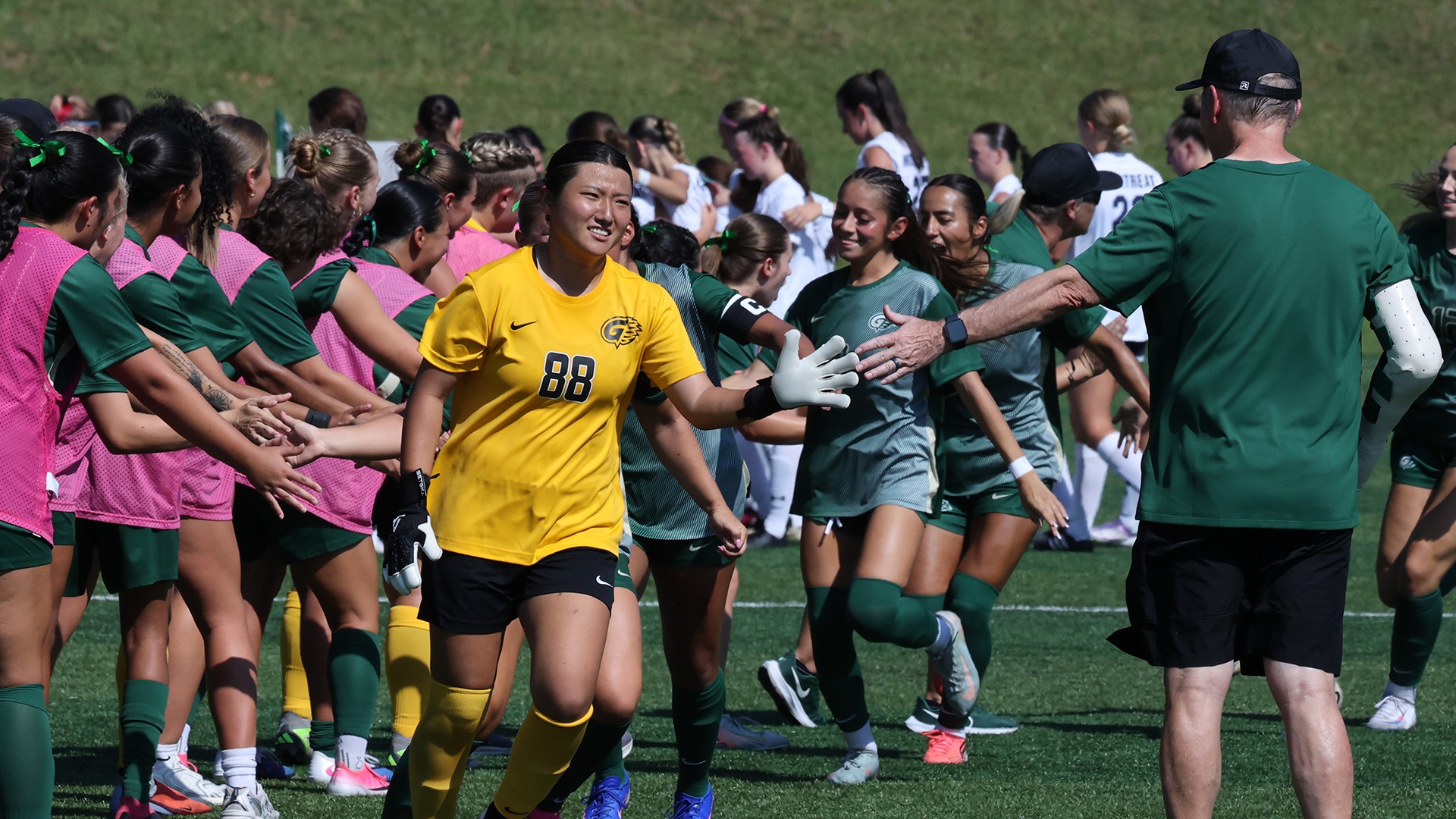 26_WSOC_Lineuphighfive