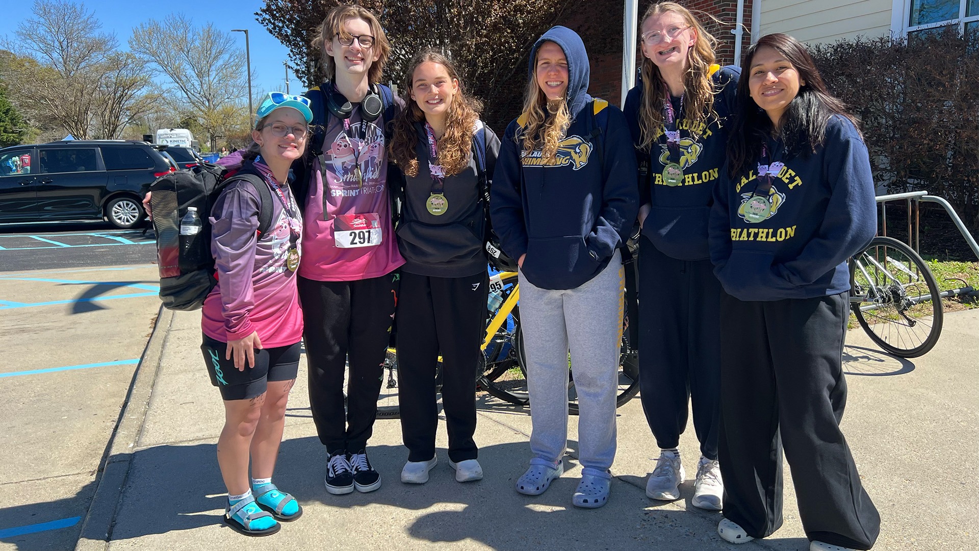 A group picture of Women's Triathton participated at Smithfield Sprint Triathlon 