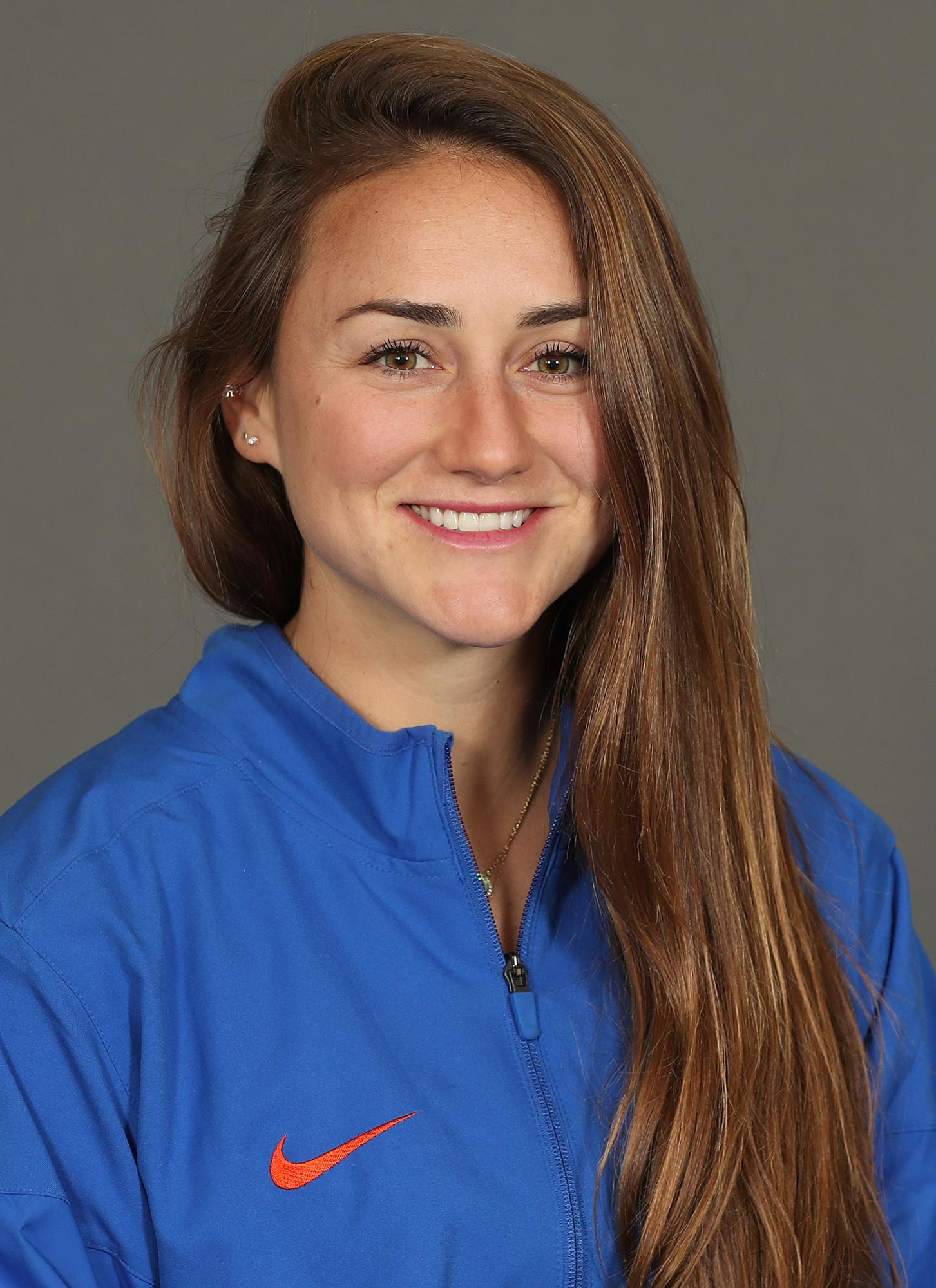 HendersonJolene_headshot_190110_9074_.jpg