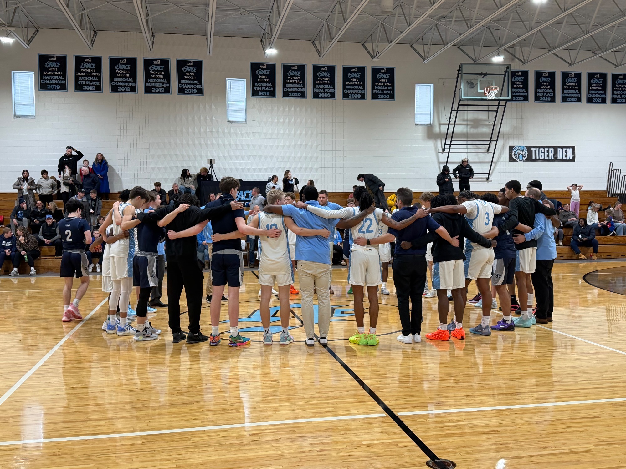 Men’s Bball vs Moody