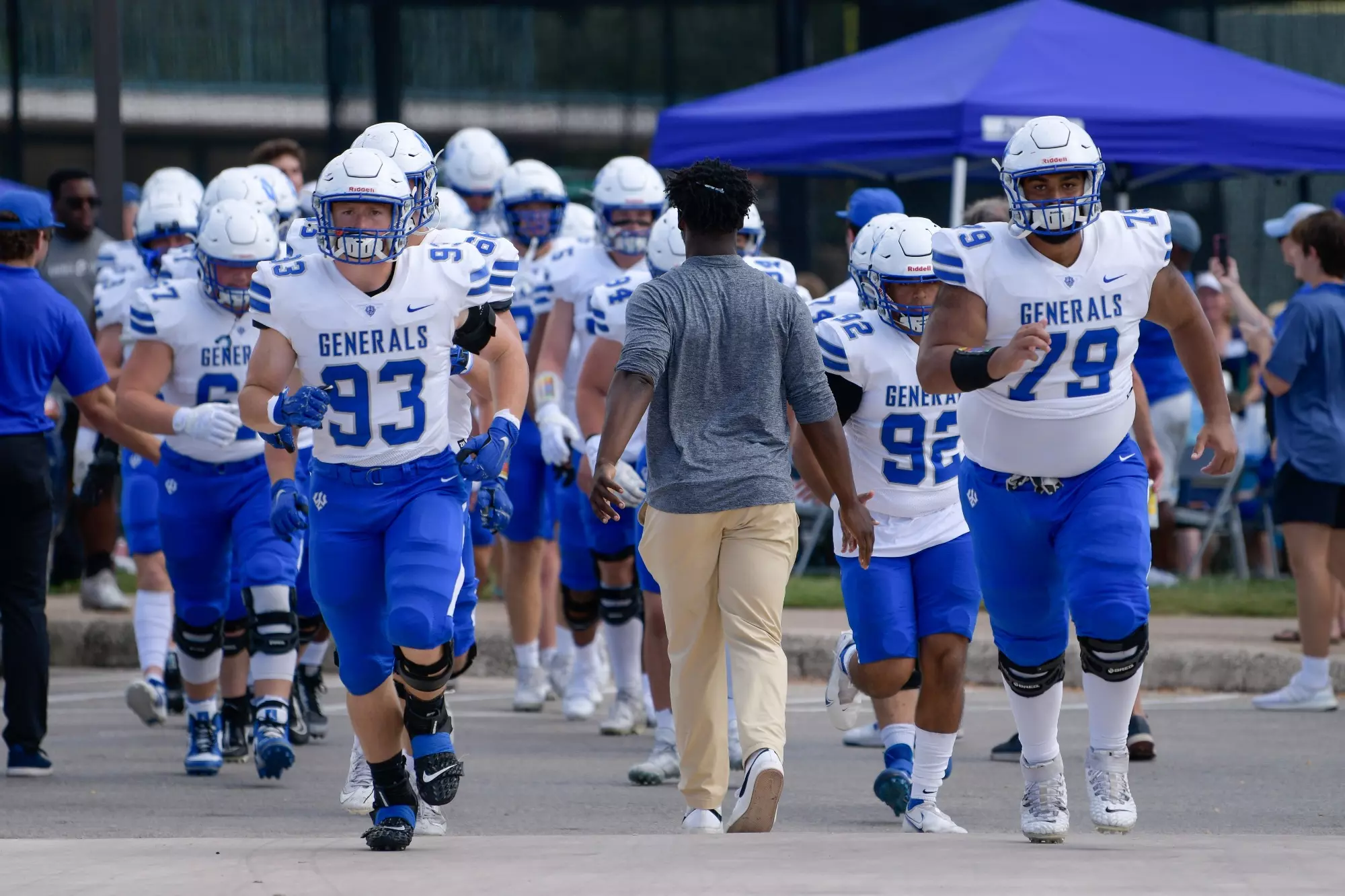 The Washington and Lee University football team fell 16-10 at Trinity University (Texas) on Saturday afternoon.