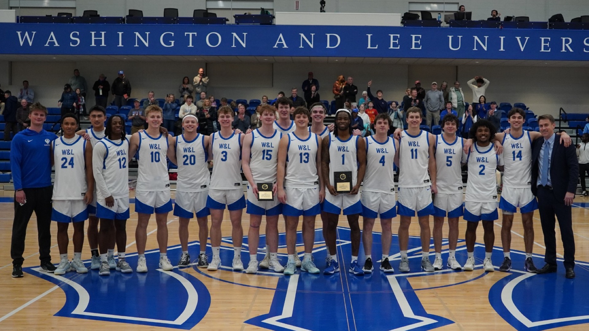 W&L Men's Basketball wins 2025 Holiday Tournament
