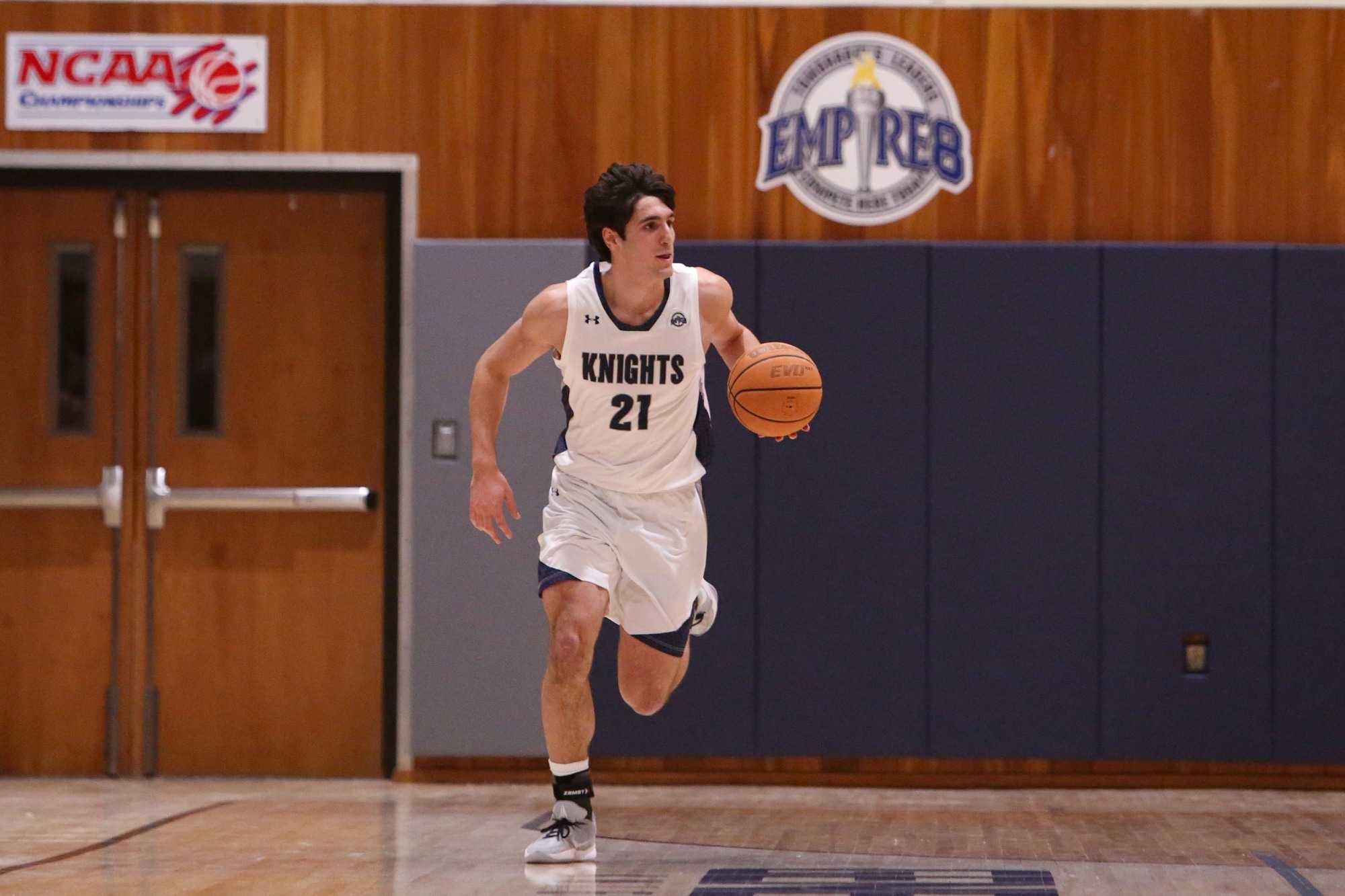 Pericolosi dribbling up the court