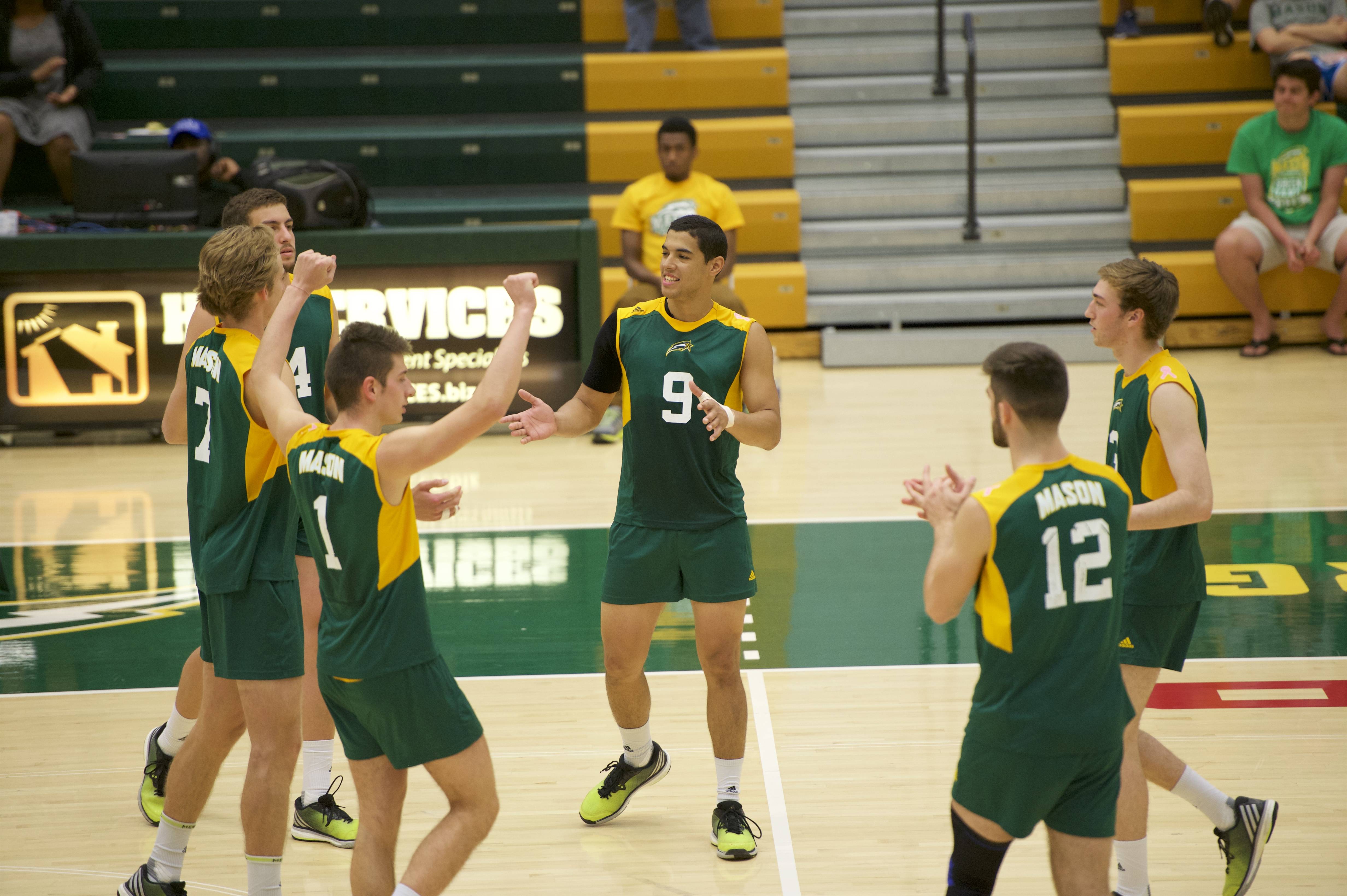 Men's Volleyball Sweeps NJIT to Break Into Top Four of EIVA Standings