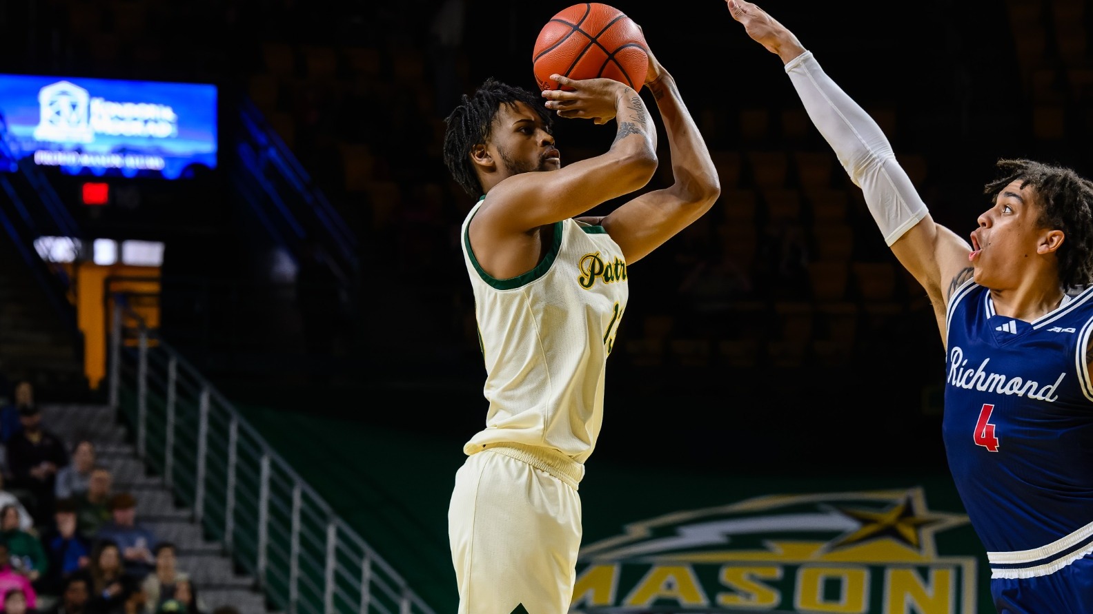 Maddox Earns First A-10 Player of the Week Honor - George Mason ...