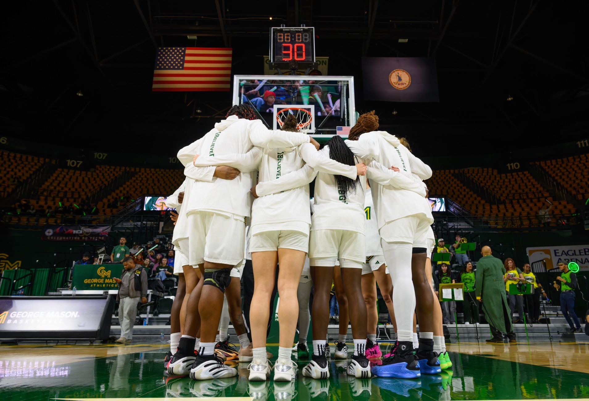 WBB huddle
