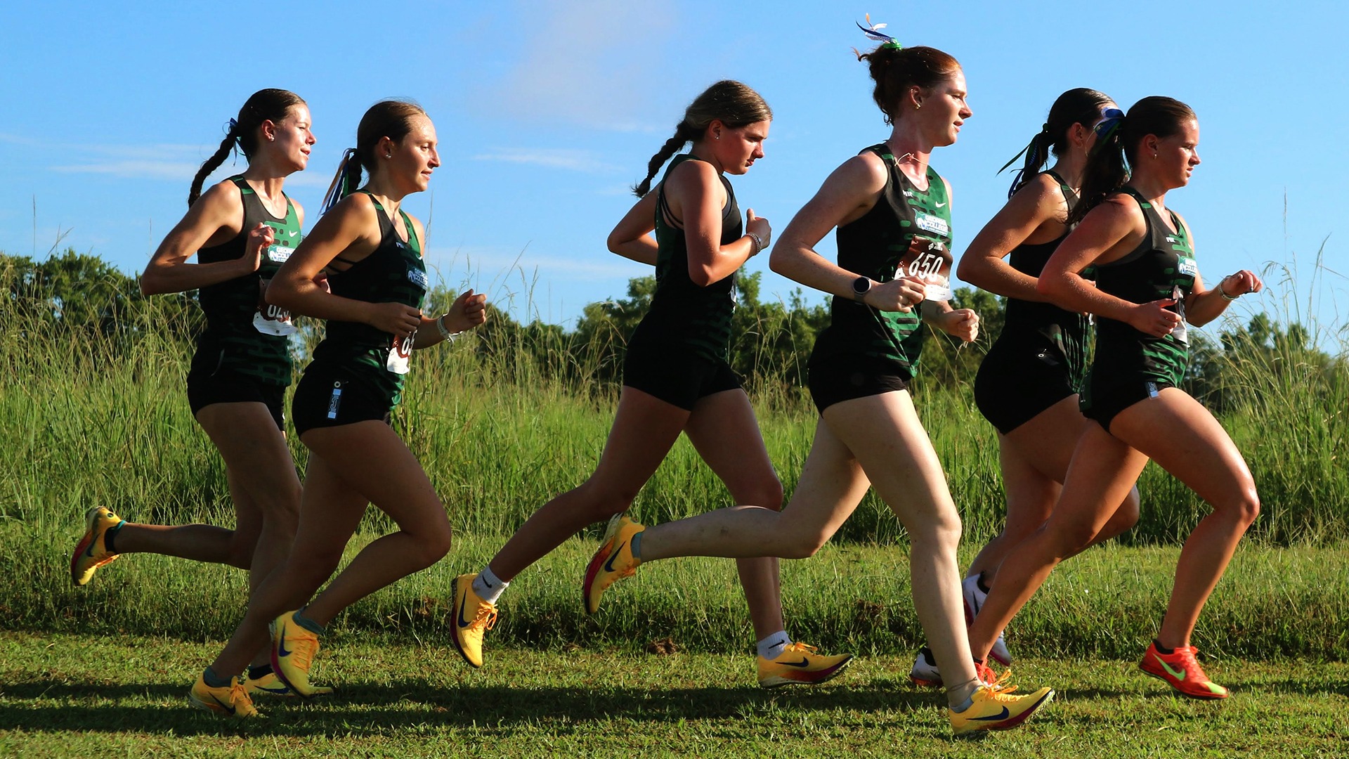Women's Cross Country runners