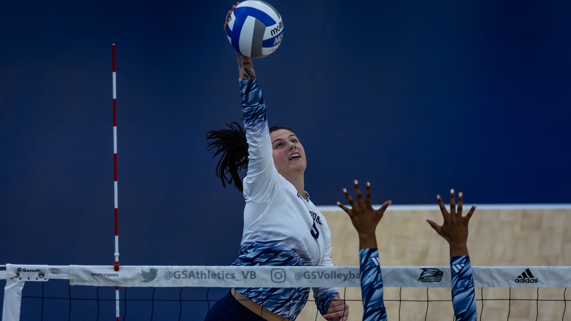 Volleyball Takes Both Friday Contests in Eagle Invitational