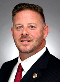Erik Holt headshot