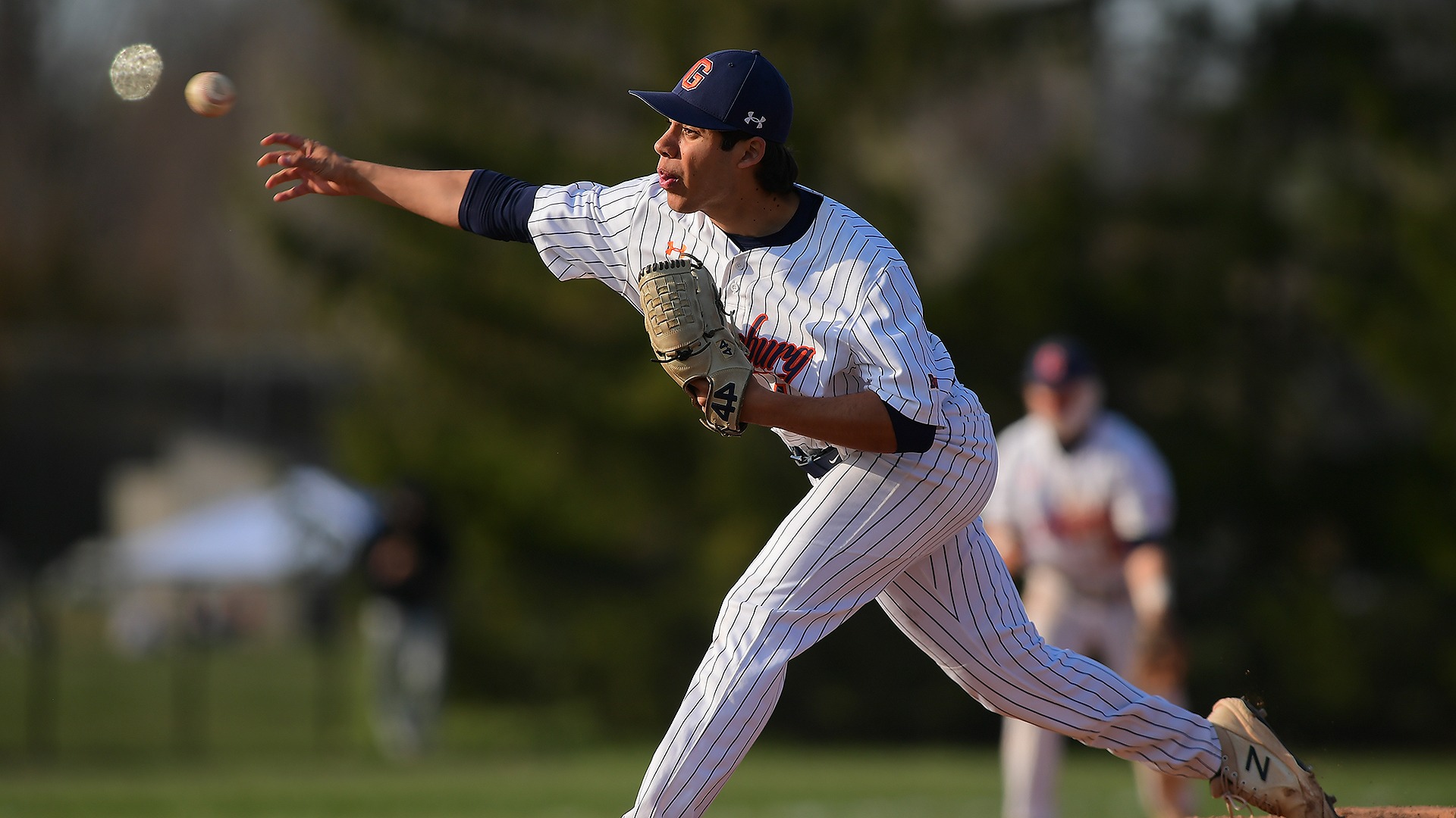 Alexander Wilkie-Viscio pitchin