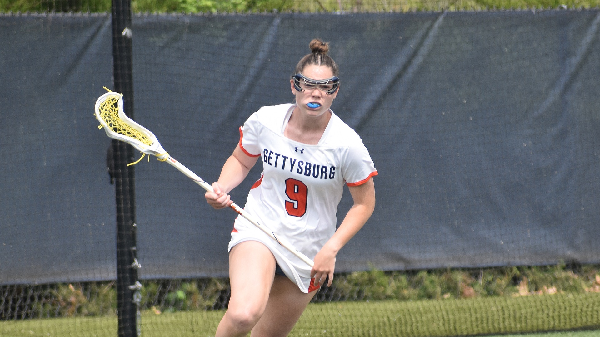 Julia Daly goes to goal