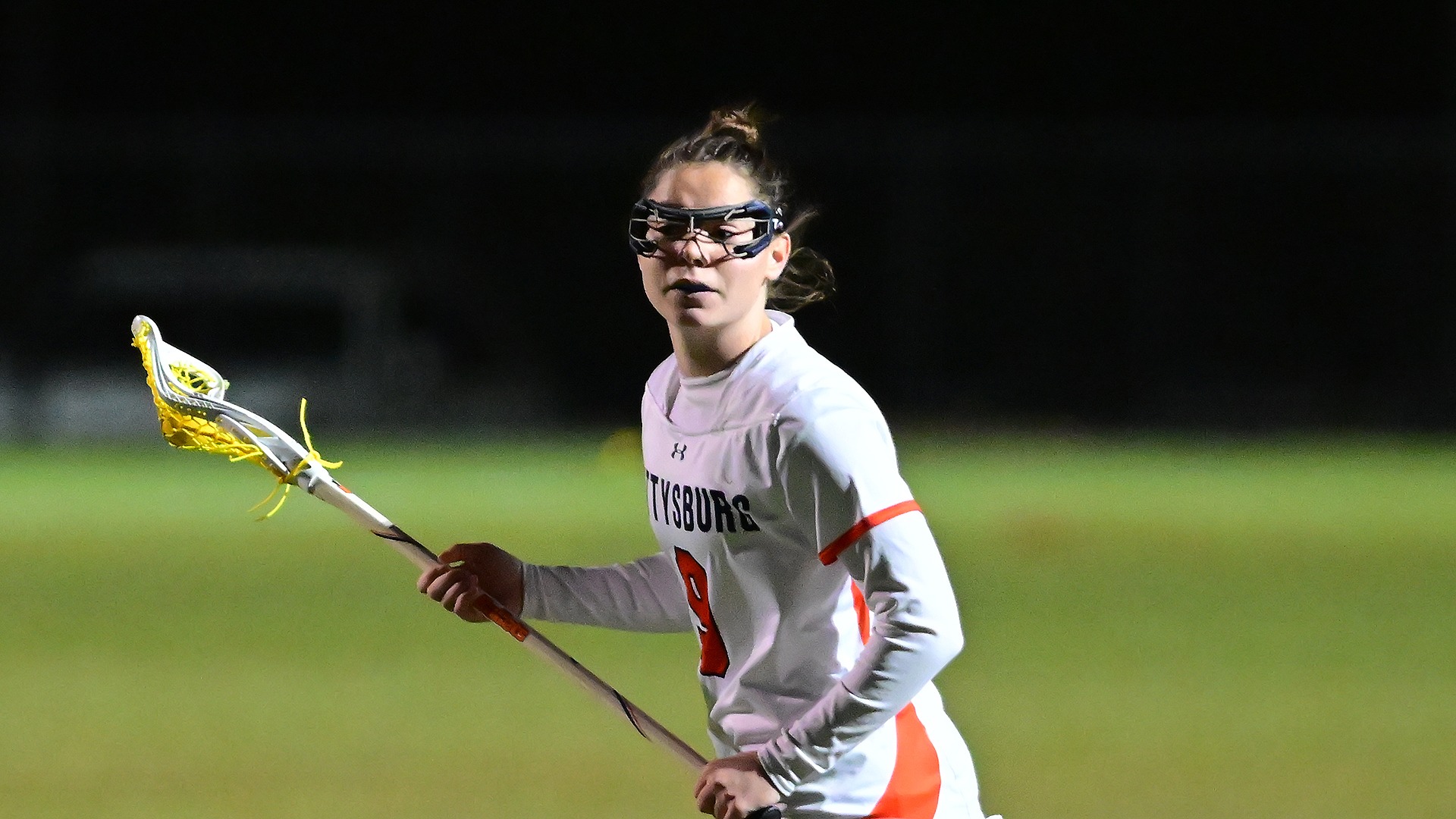 Julia Daly cradles the ball