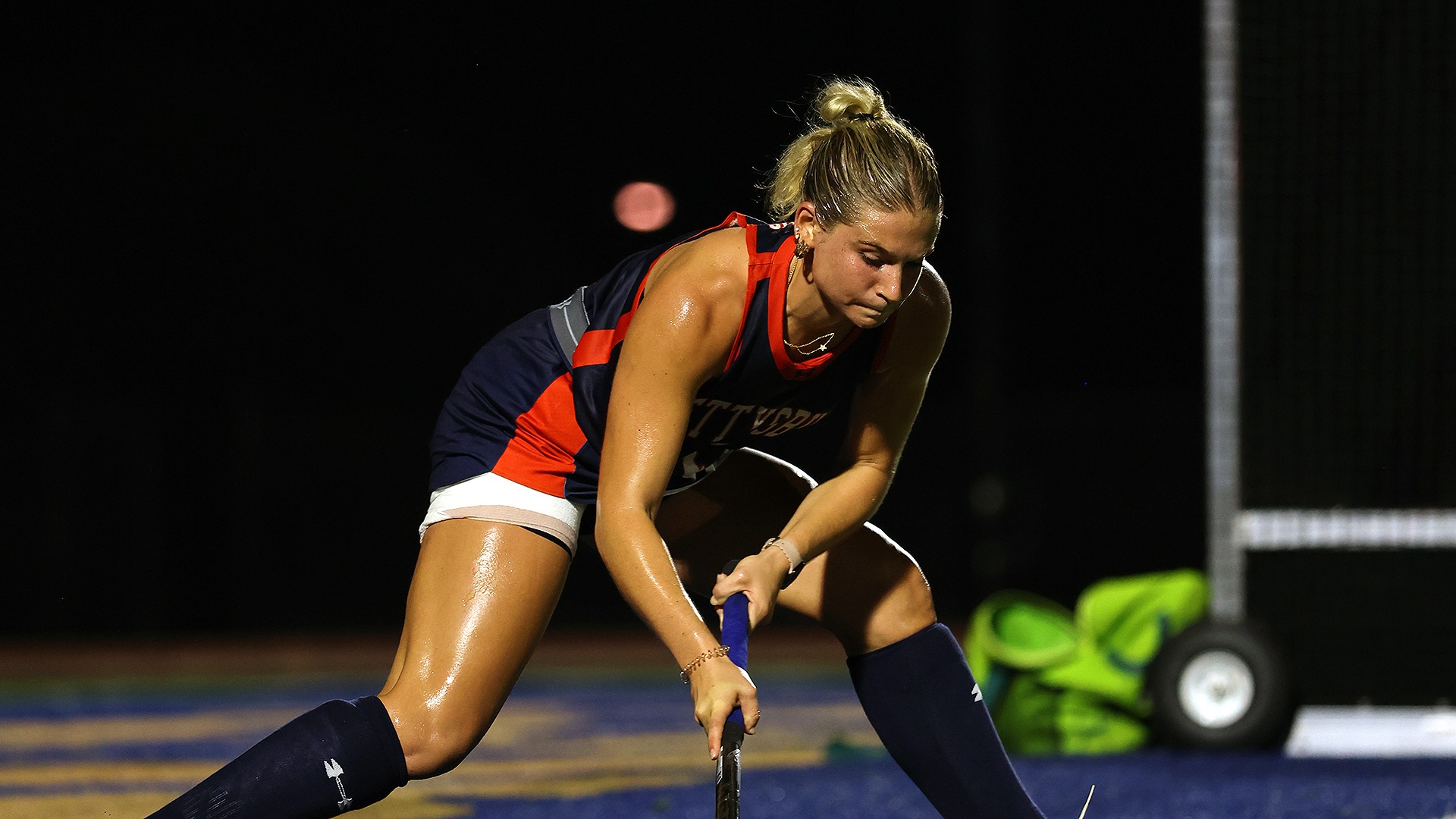 Sydney Yaw inserts a penalty corner
