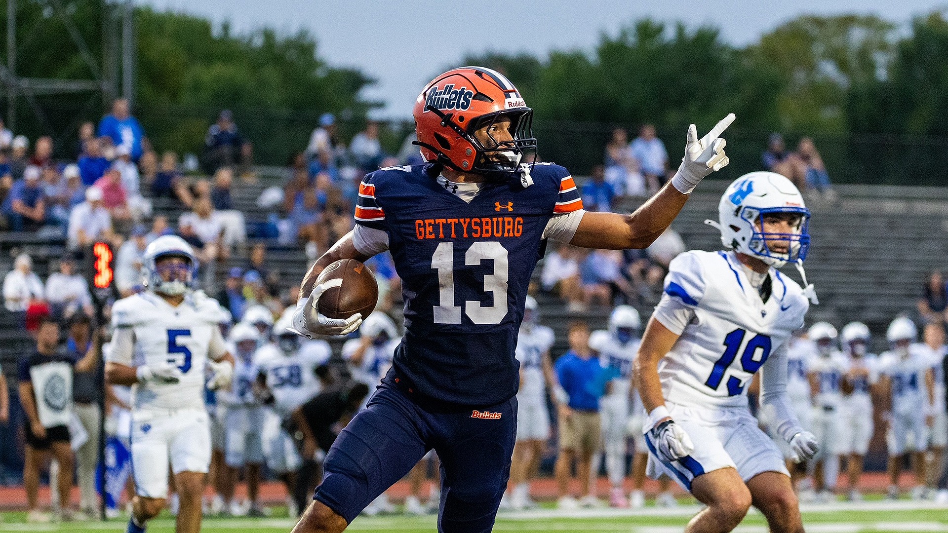 Gabriel Diaz scores a touchdown