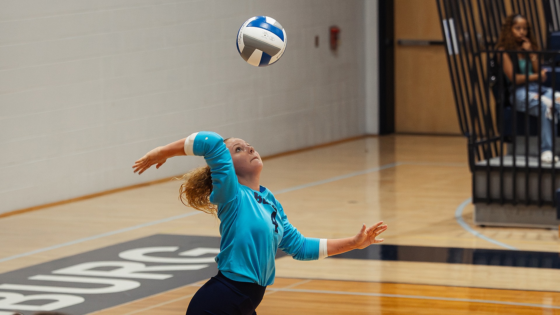 Nala Shearer serving