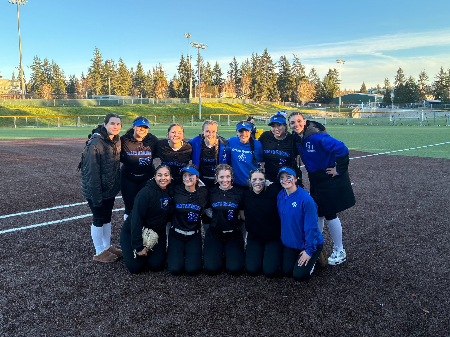 team photo of the softball team