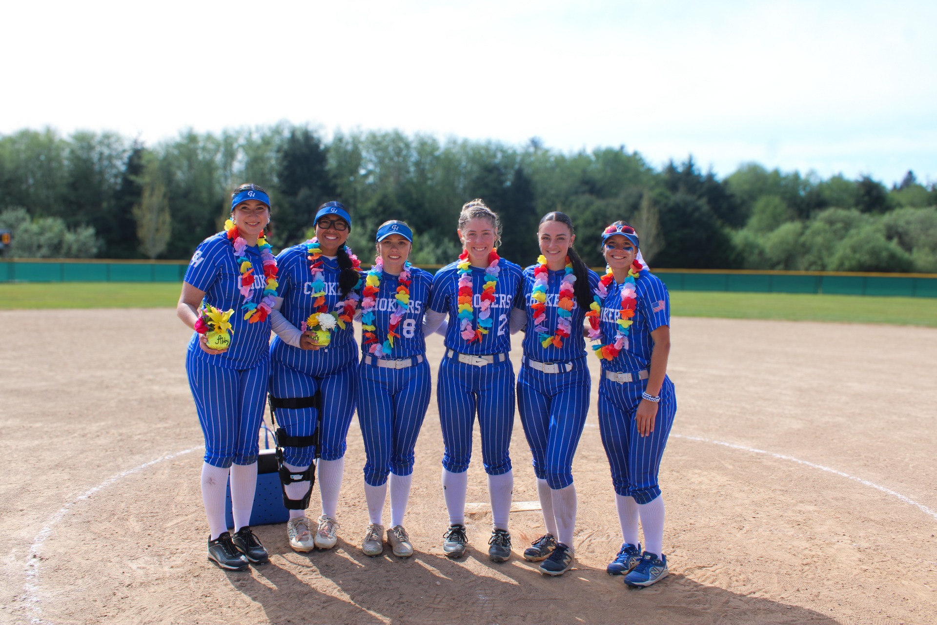6 softball sophomores