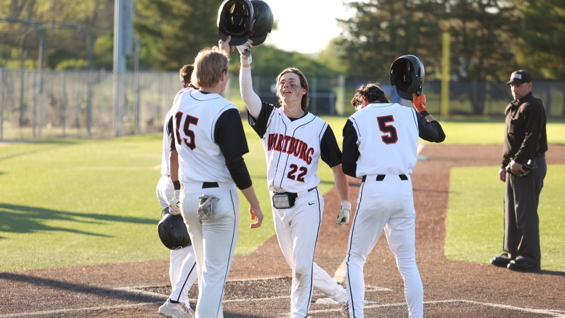 Wartburg, Loras (4/24)