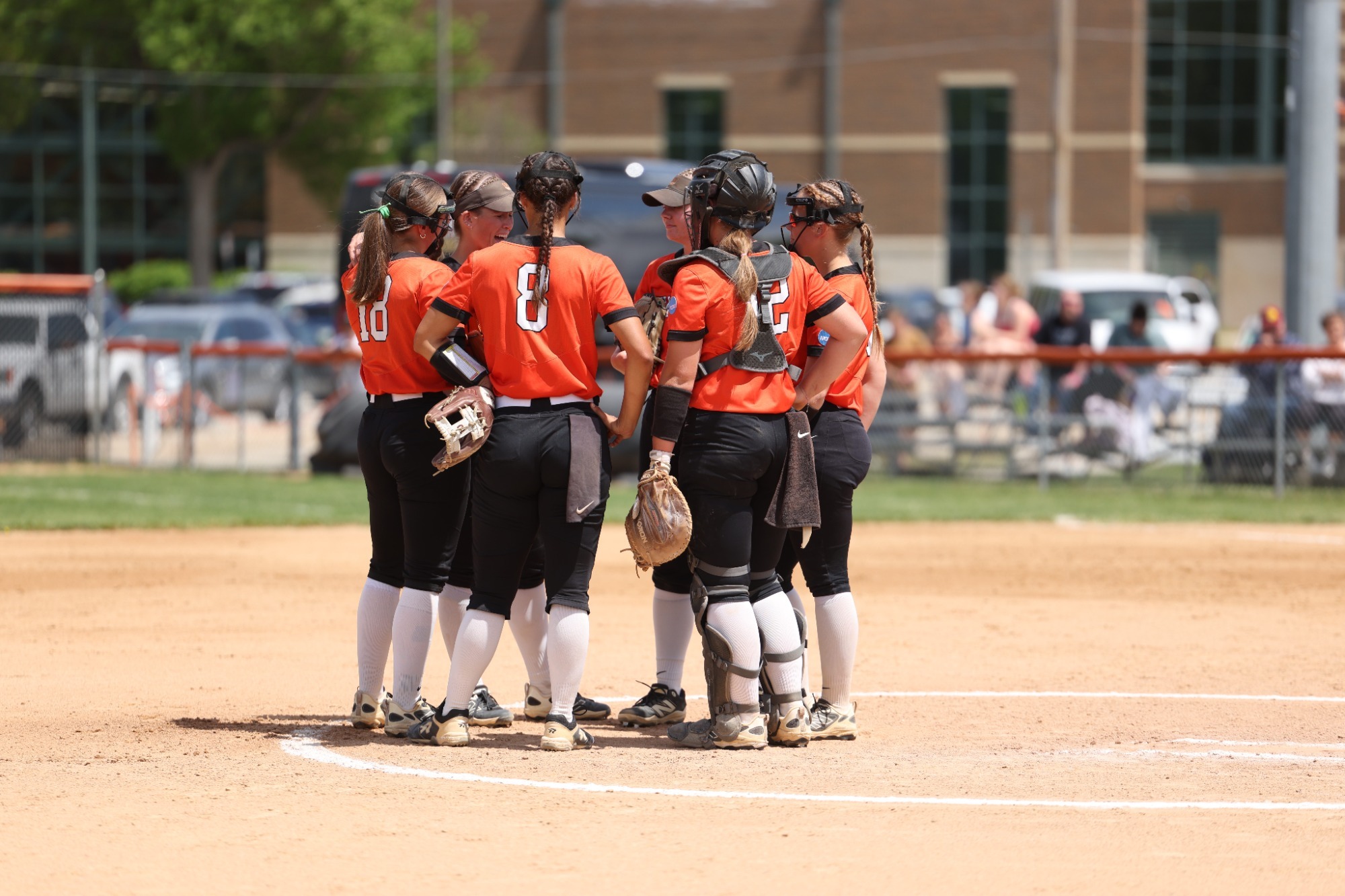SB huddle vs IWU