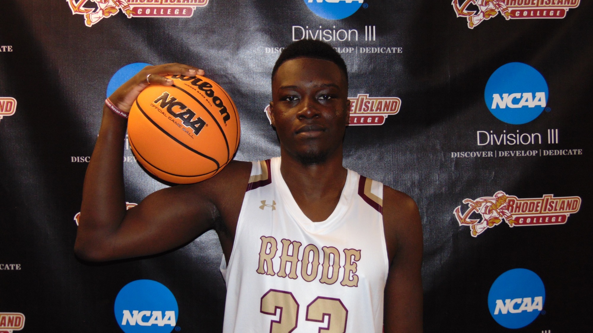 Wolves Down Anchormen, 9859 Rhode Island College