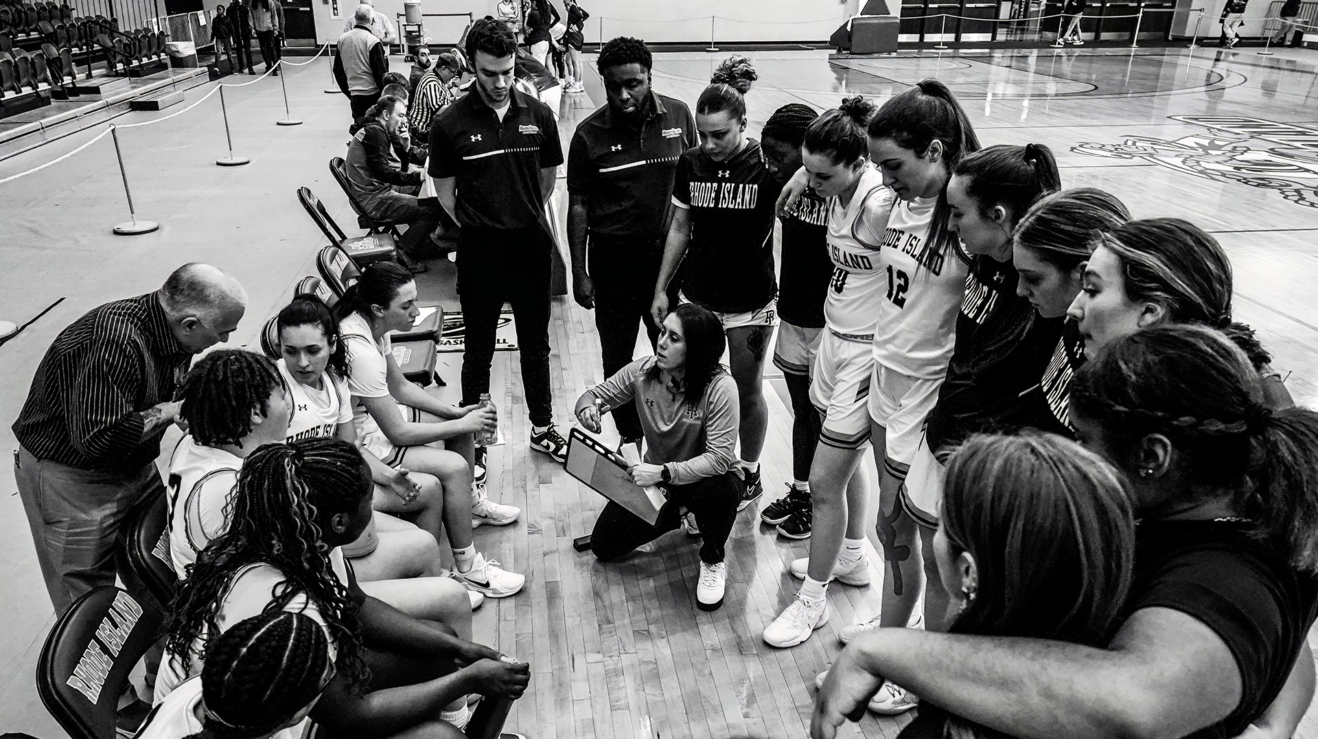 RIC Women's Basketball to Face University of Chicago in NCAA