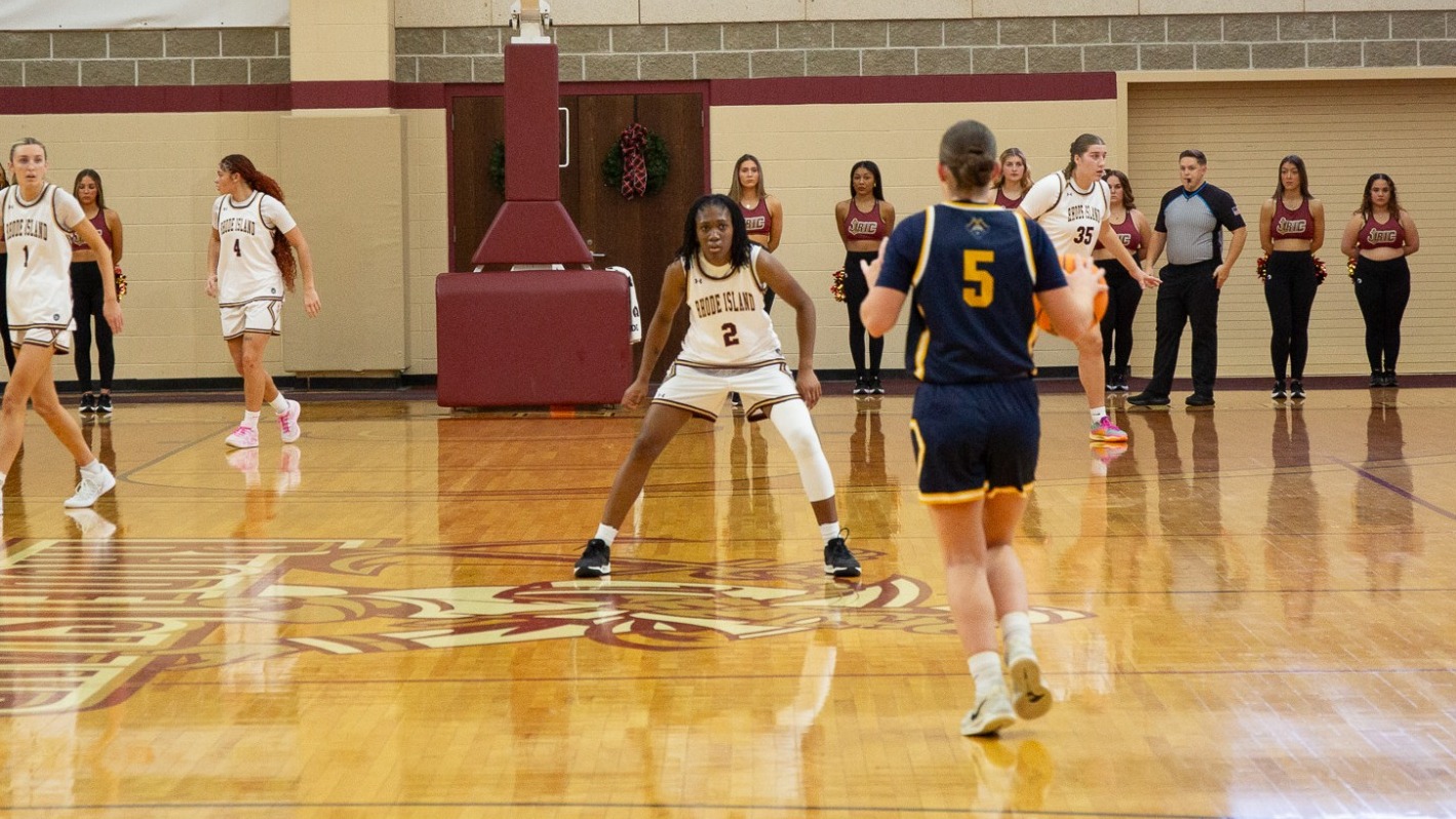 Shalyn Smith in action during the 2025-26 season