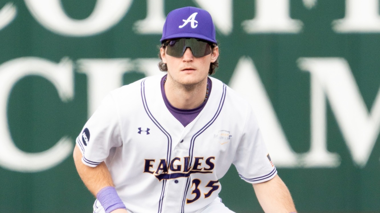 Shimek 2026 BB action shot home