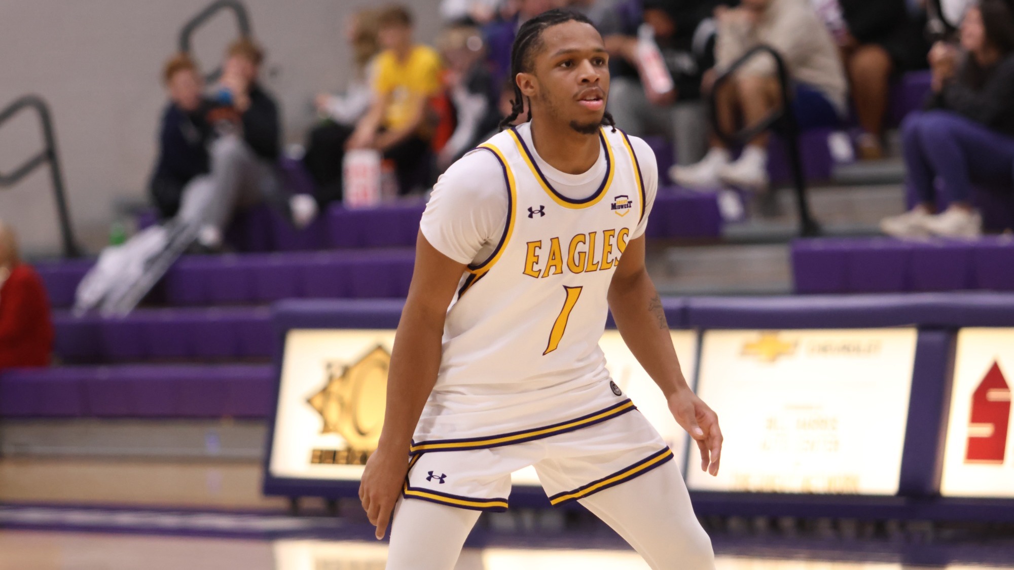 Henlon 2025-26 MBB home action shot