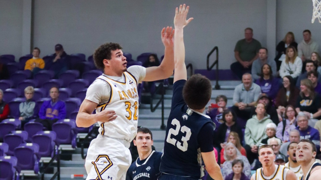 Nichols 2025-26 MBB home action shot