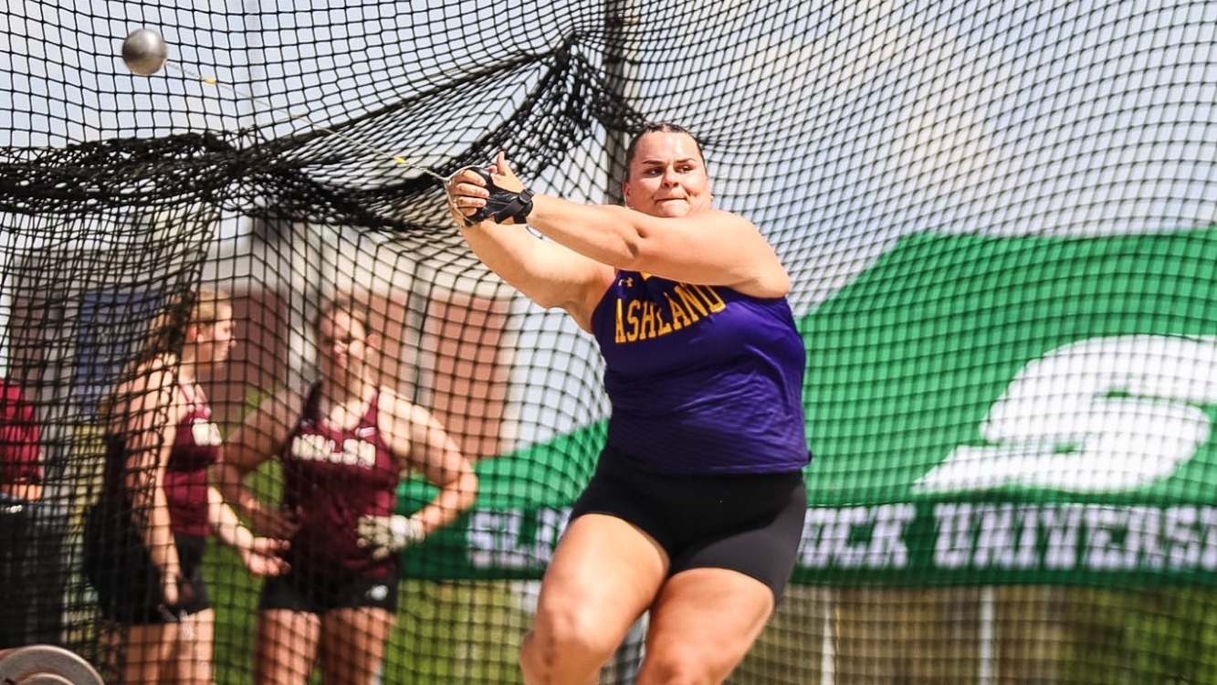 Winner 2026 OTF hammer throw action shot
