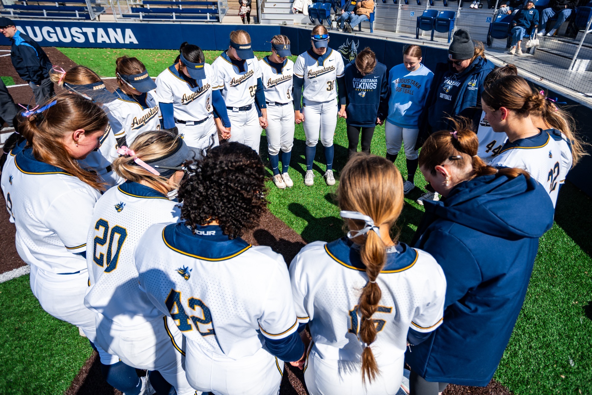 Softball_Huddle_Pre Game
