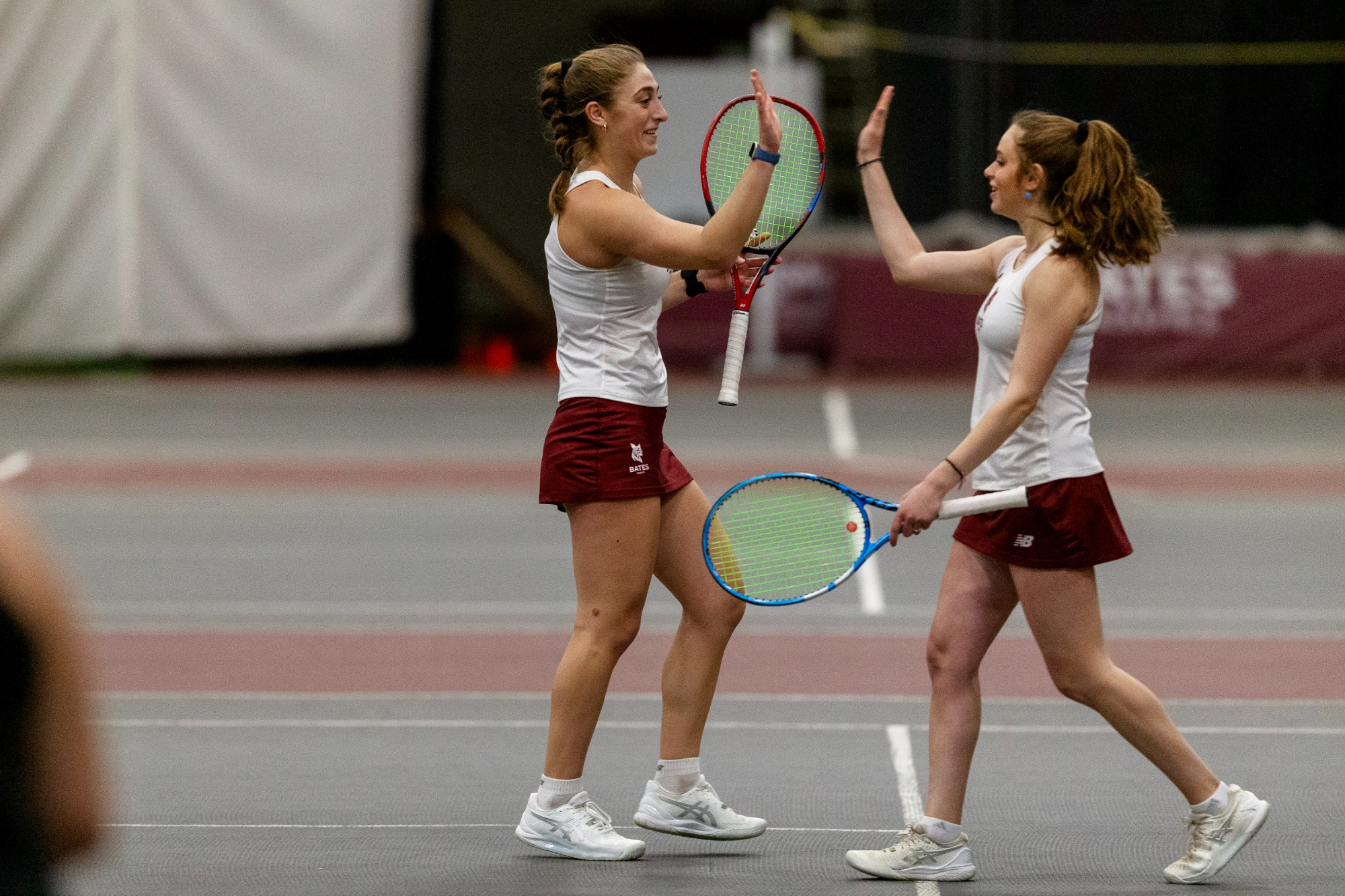 Bates women’s tennis hosts Wesleyan on April 13, 2025. (Theophil Syslo | Bates College)
