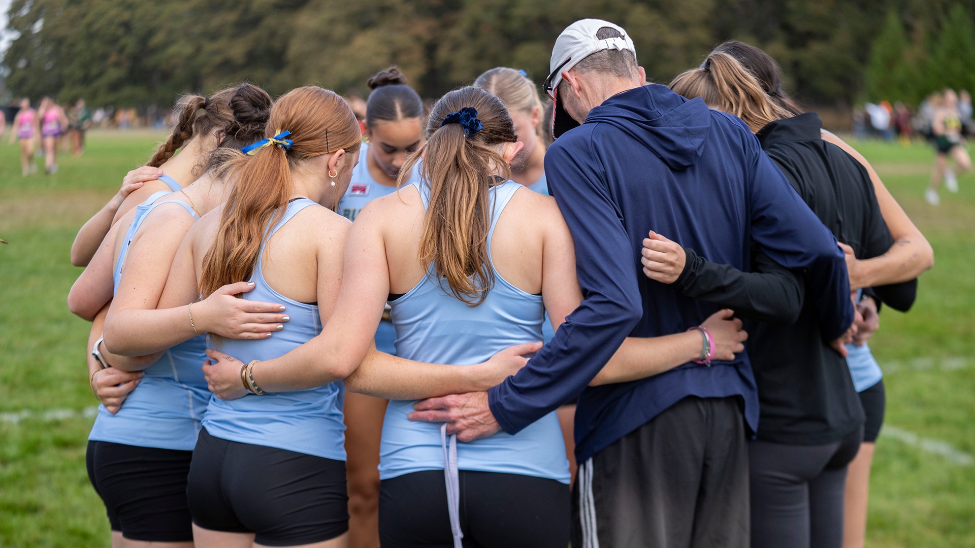 2025 Women's Cross Country Team