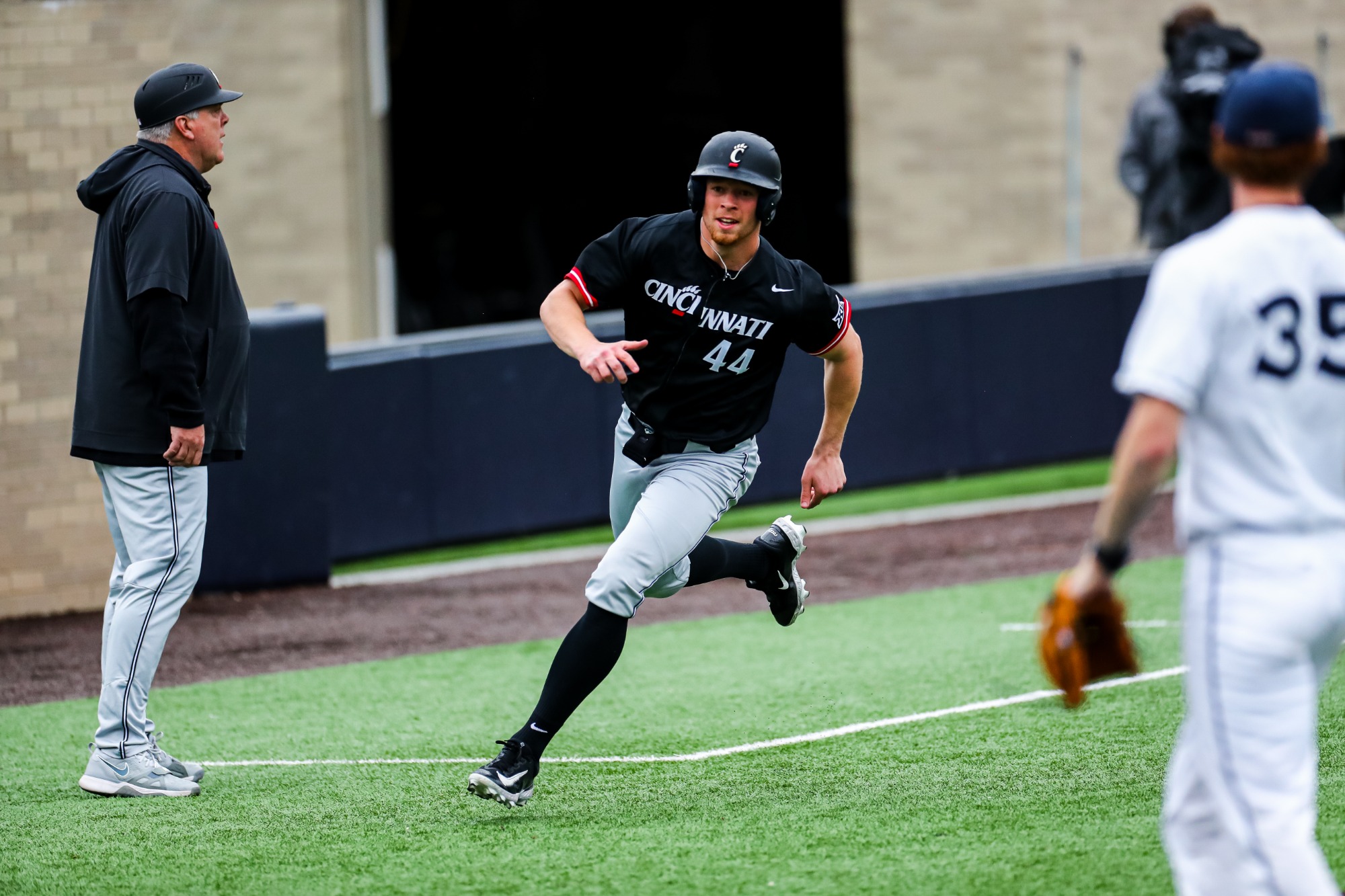 Bearcats Drop Tuesday Contest at Xavier, 119 University of Cincinnati Athletics