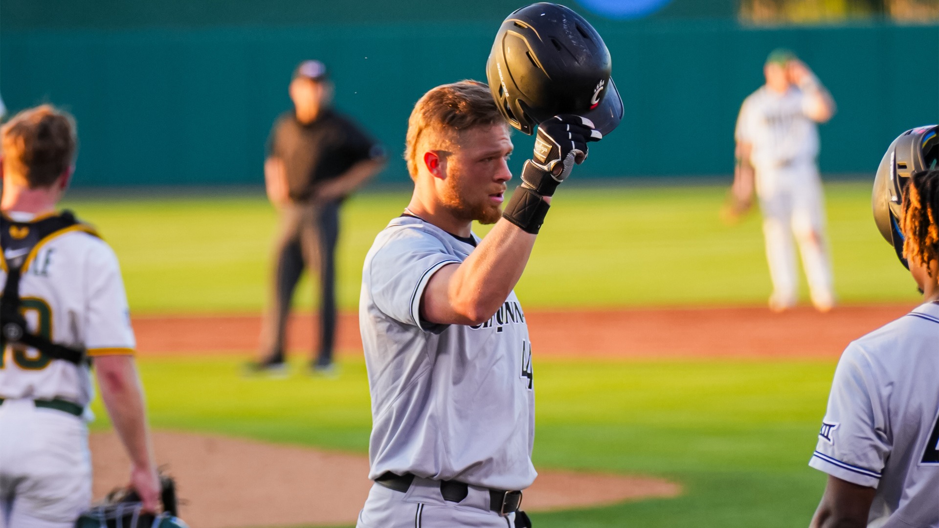 cincinnati-claims-series-opener-at-baylor-8-3-university-of