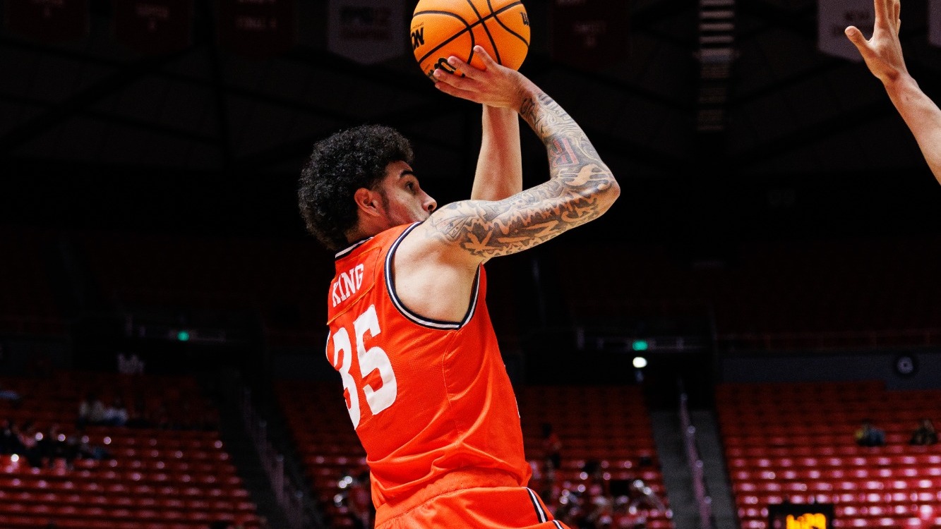 Po'Boigh King shoots against Utah