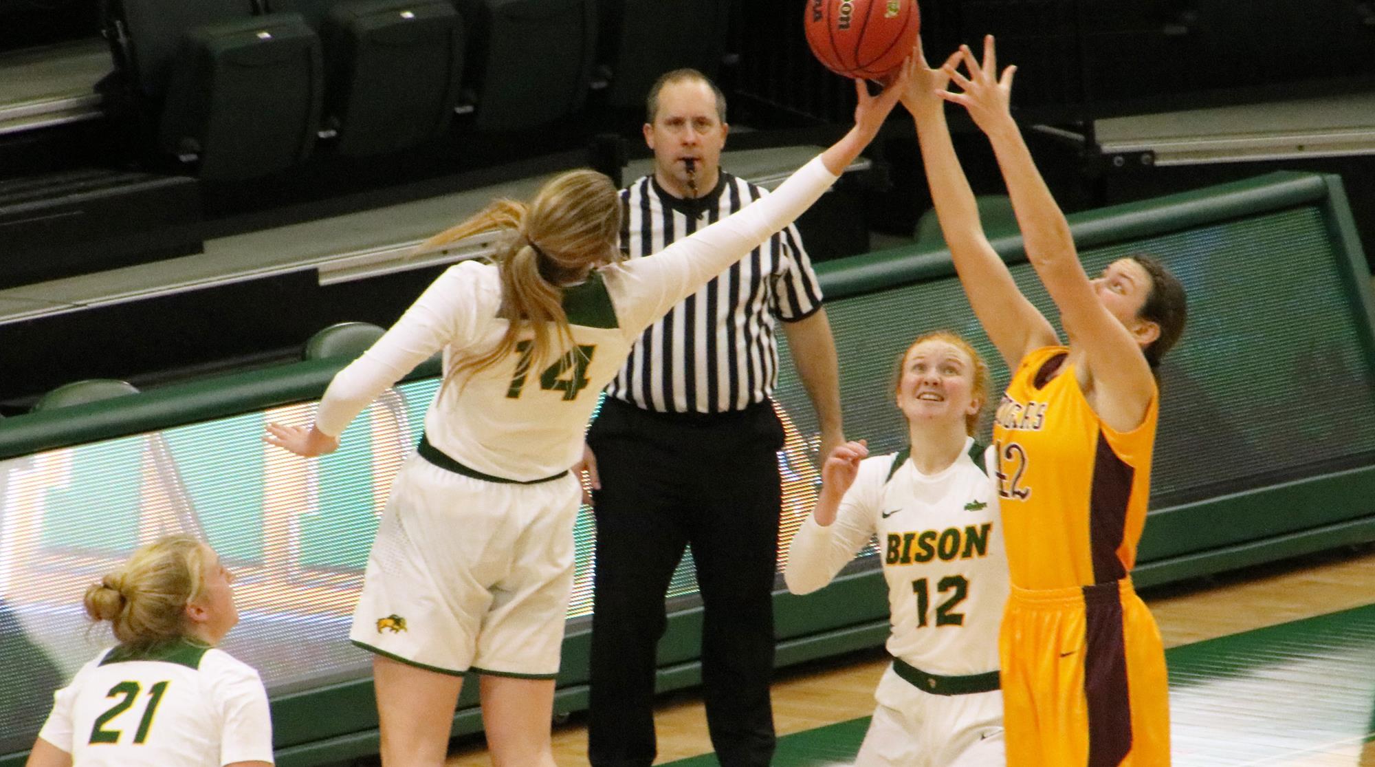 Macey Kvilvang 201718 Women's Basketball NDSU